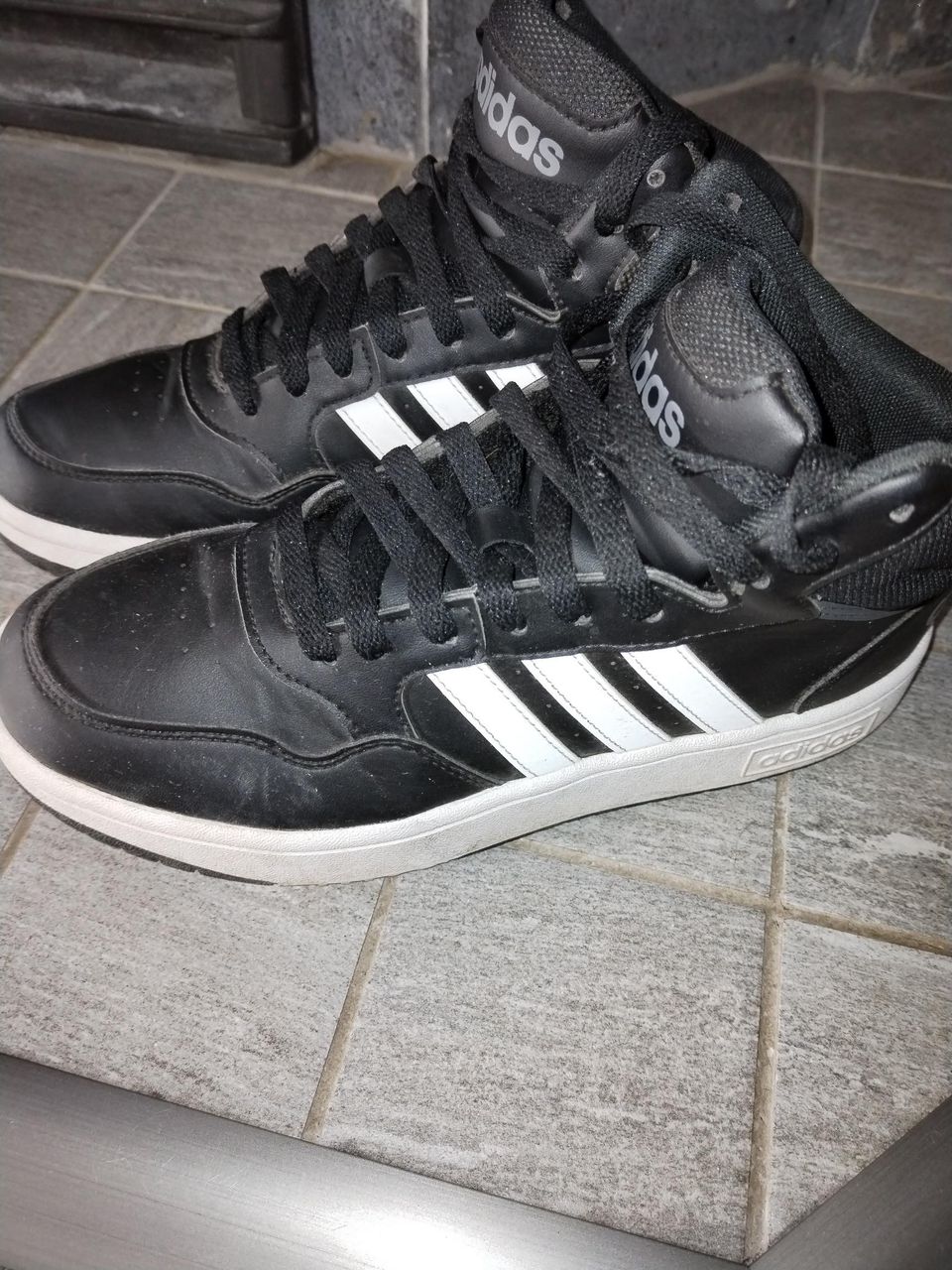 Adidas varsilenkkarit koko 38