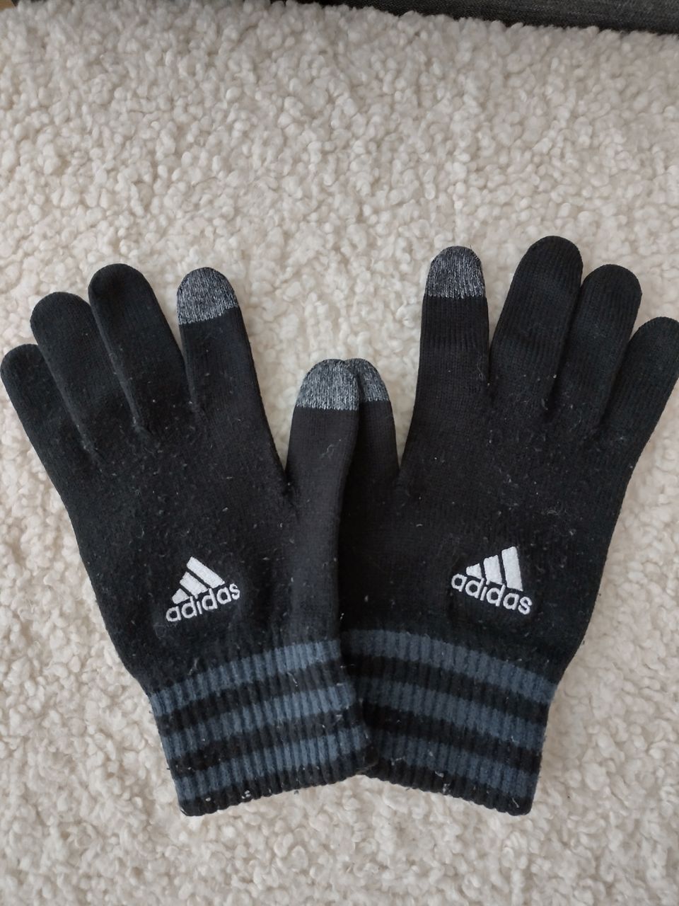 Adidas hanskat