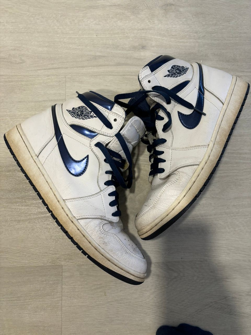 Nike Air Jordan 1 High Metallic Blue