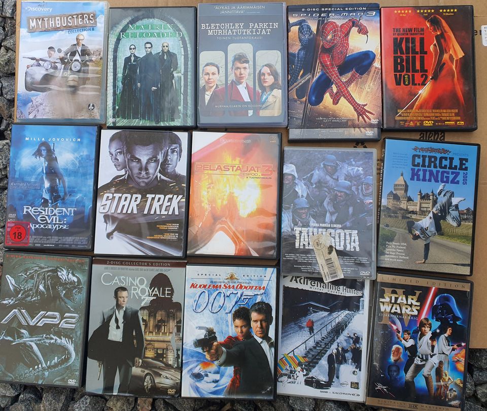 DVD elokuvia Star Trek  Bond Matrix Spiderman ym