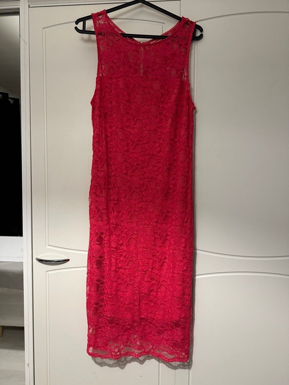Pinkki Espritin mekko