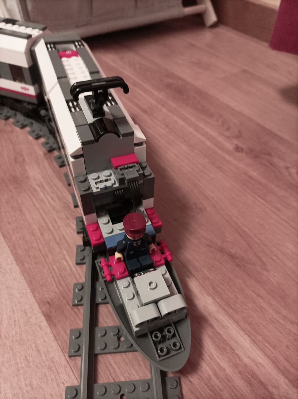 Lego junaasema+veturit+vaunu+ratakokonaisuus