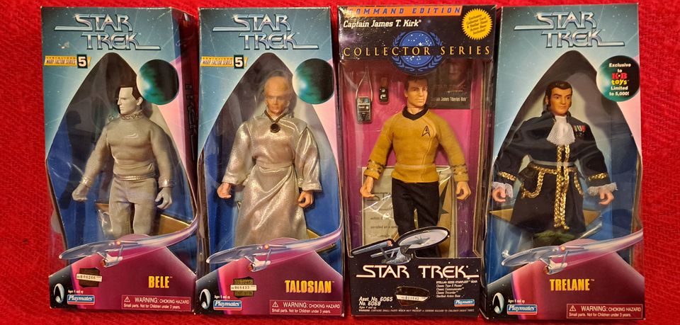 Star Trek figuureja (noin 23 cm korkeus)