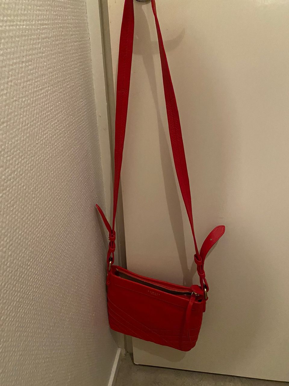 Punainen pikku laukku