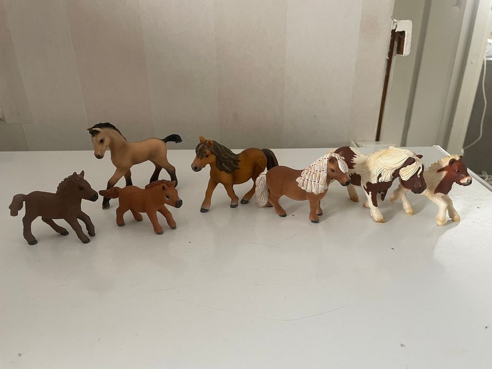 Schleich varsoja ja poneja