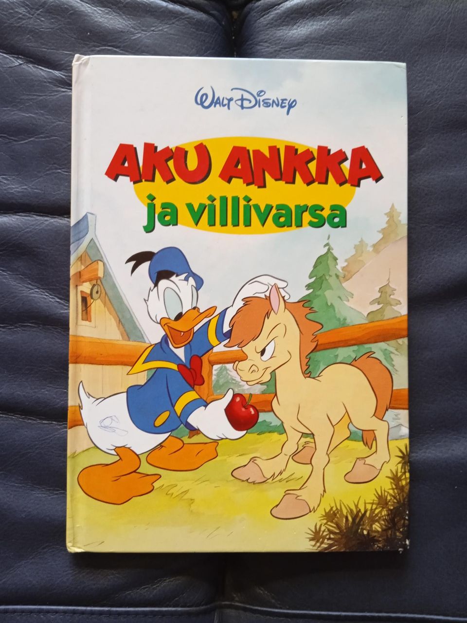 Walt Disney Aku Ankka ja villivarsa kirja