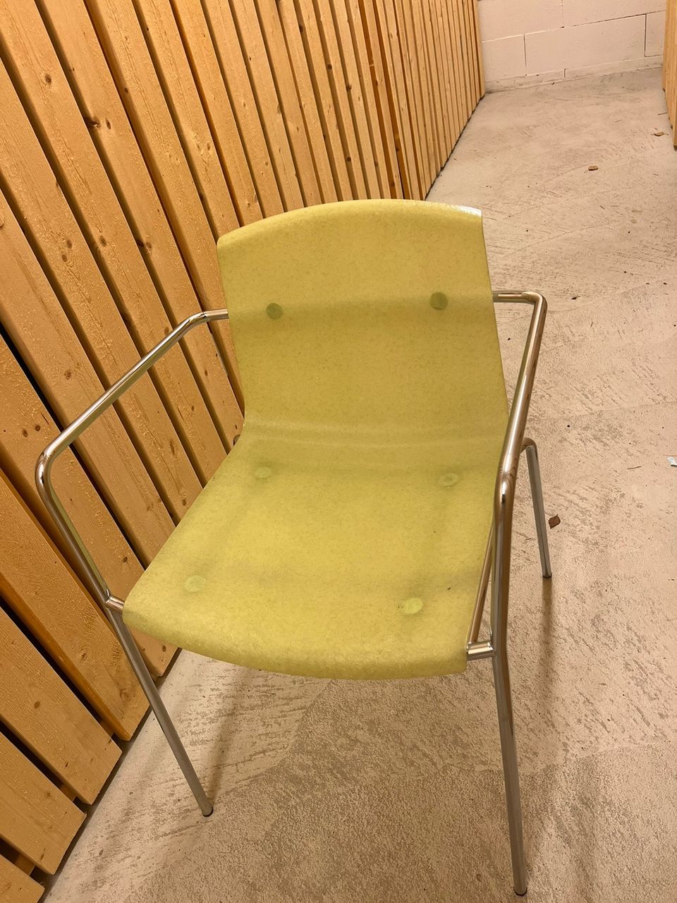 piiroinen flakes tuoleja