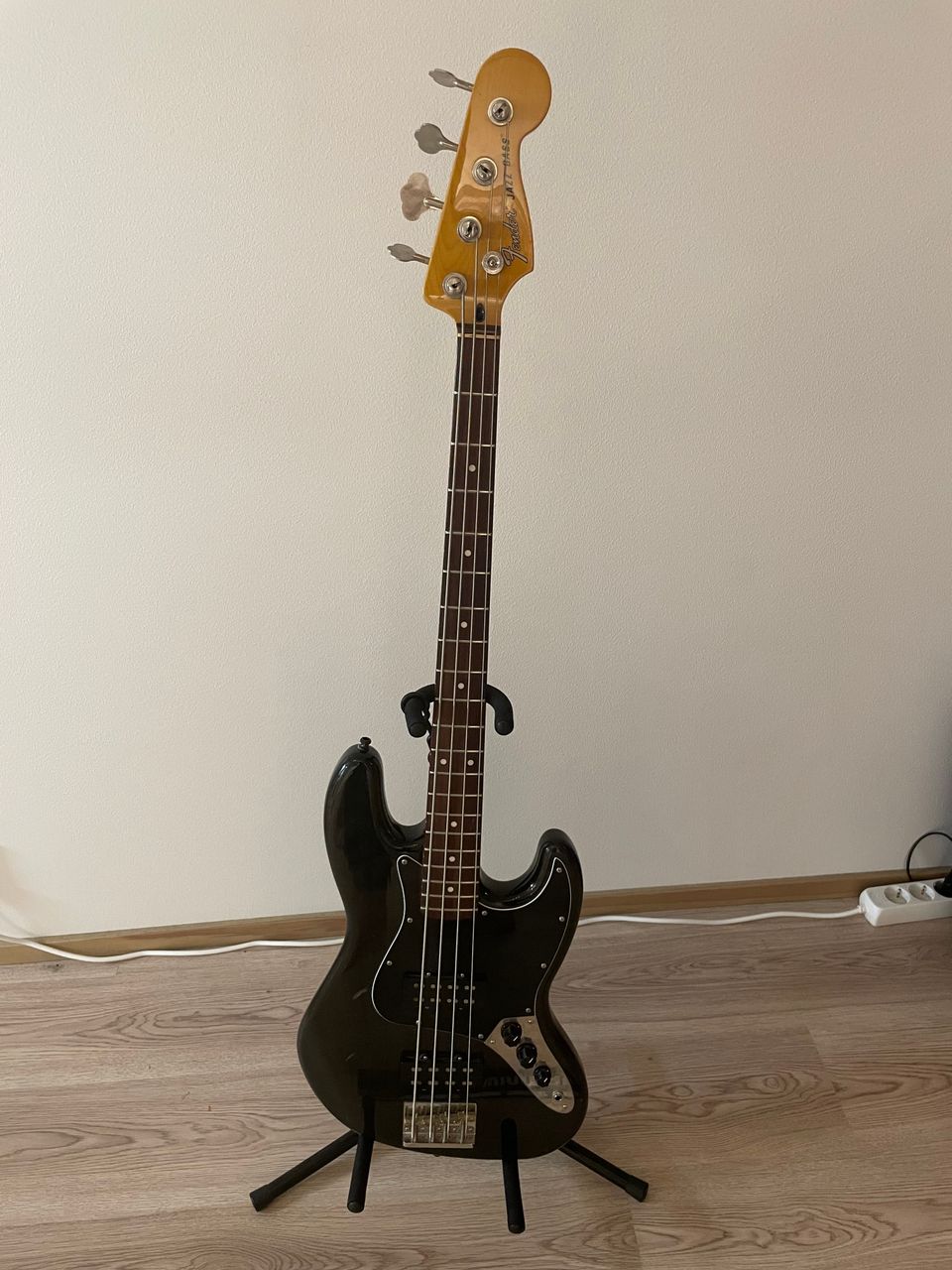 Fender Modern Player Jazz Bass MIC, Transparent Black 2012