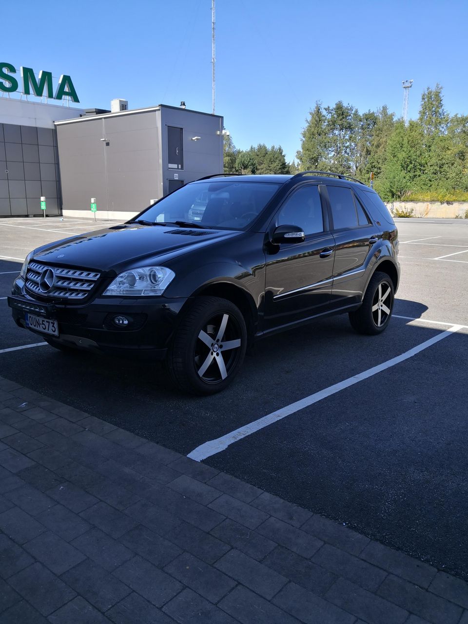 Mercedes-benz ML W164 kesärenkaat aluvanteilla