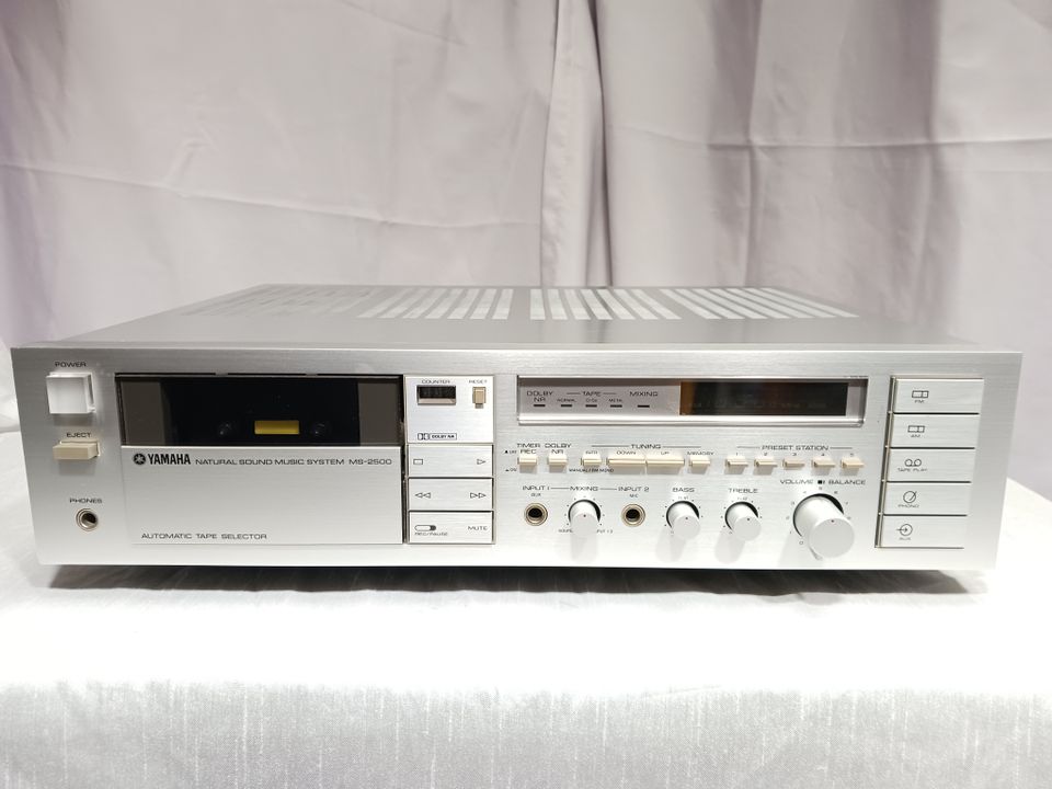 Yamaha Natural Sound MS-2500A radio-kasettiyhdistelmä