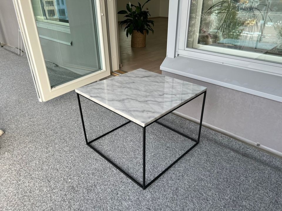 Sohvapöytä marmorikannella