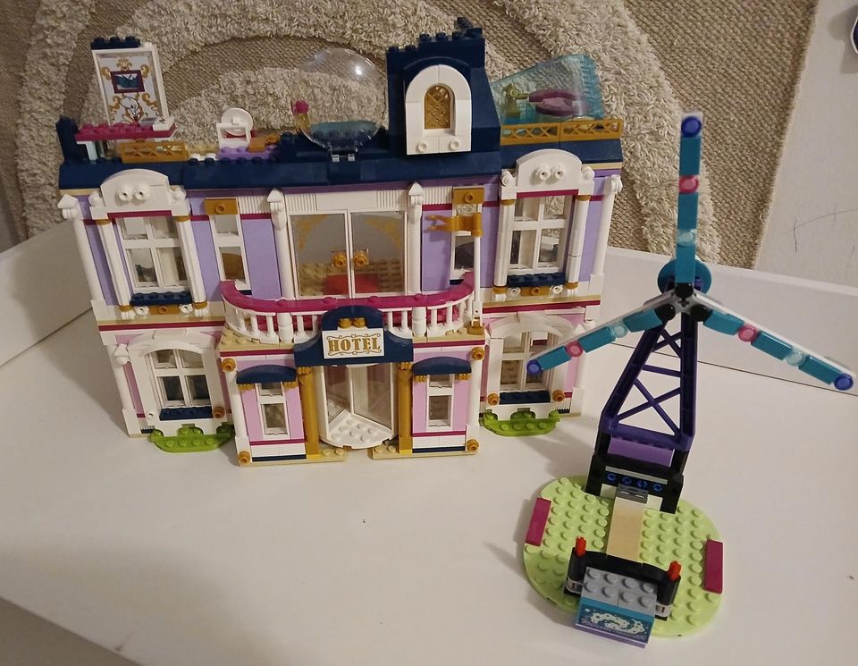 Lego hotelli ja tuulimylly