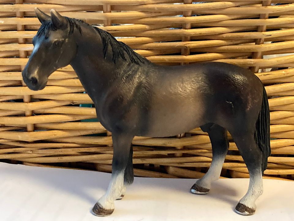 Schleich Hannoverin hevonen