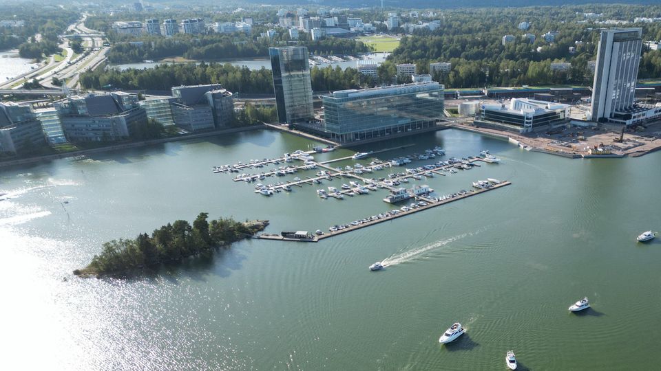 Vuokrataan venepaikka Keilaniemi Espoo 5x18m kylkipaikka