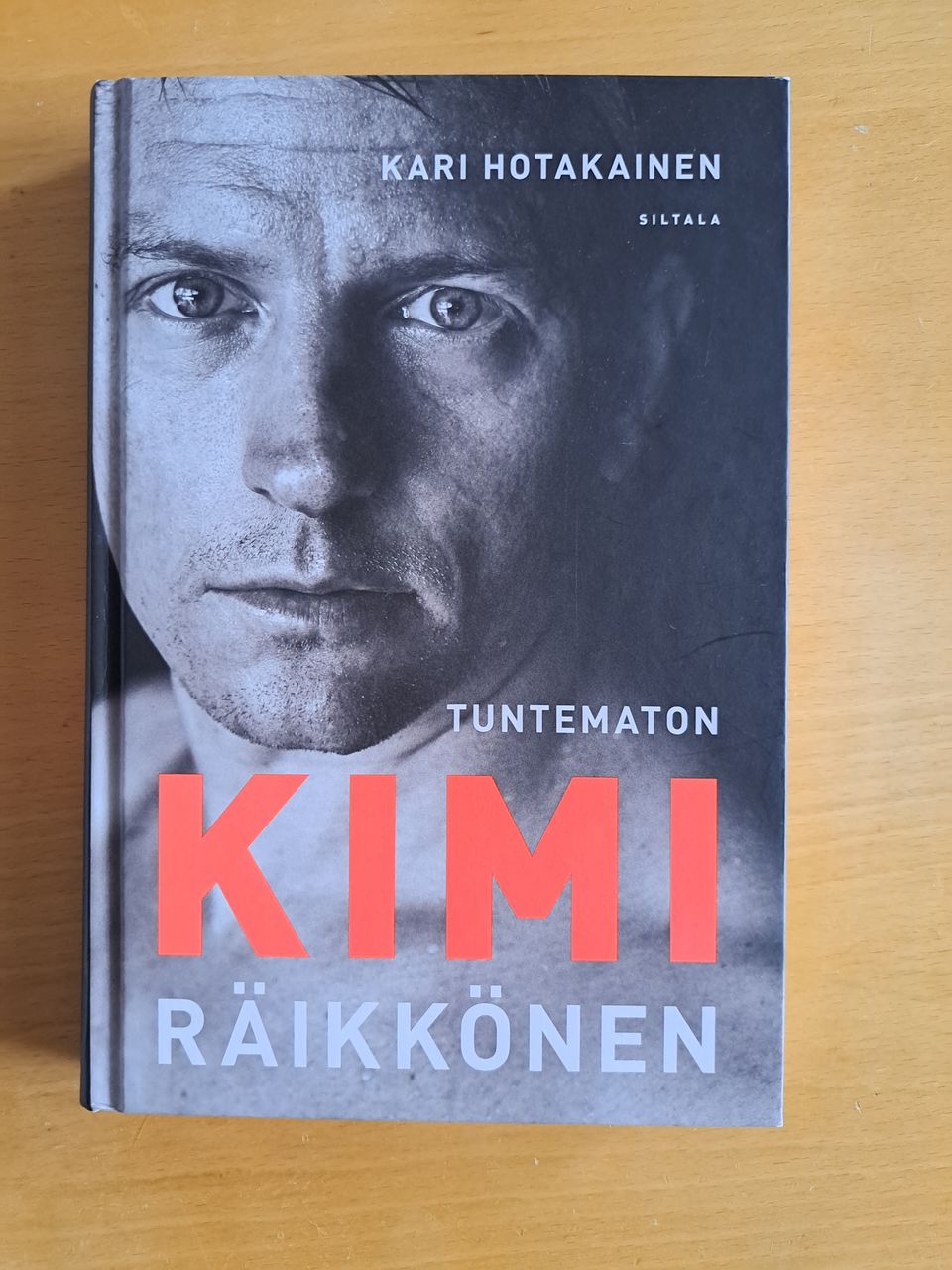 Kari Hotakaien Tuntematon Kimi Räikkönen