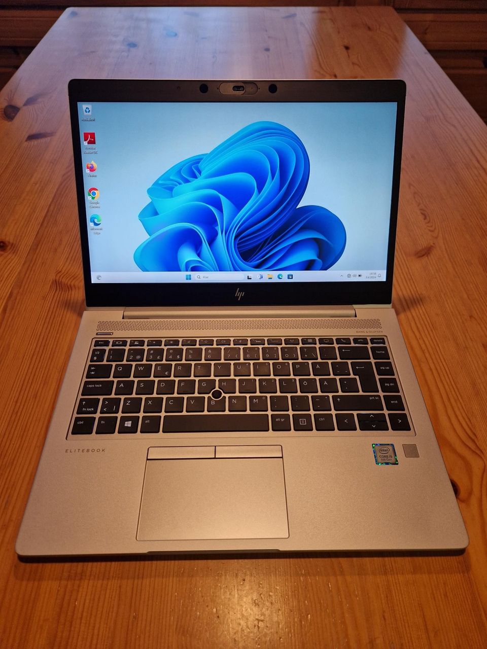 HP EliteBook 840 G5 läppäri + telakka