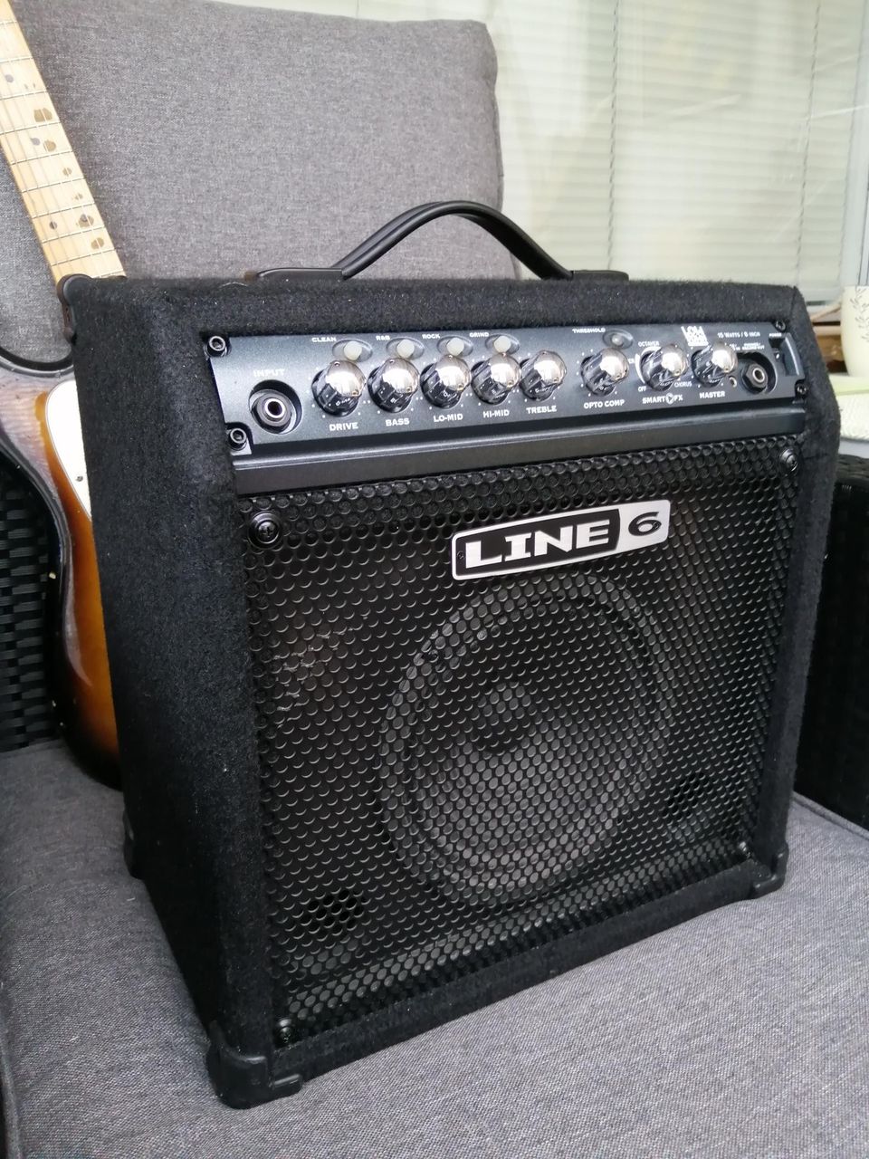 Kitaravahvistin Line 6 Lowdown LD 15 Amplifer