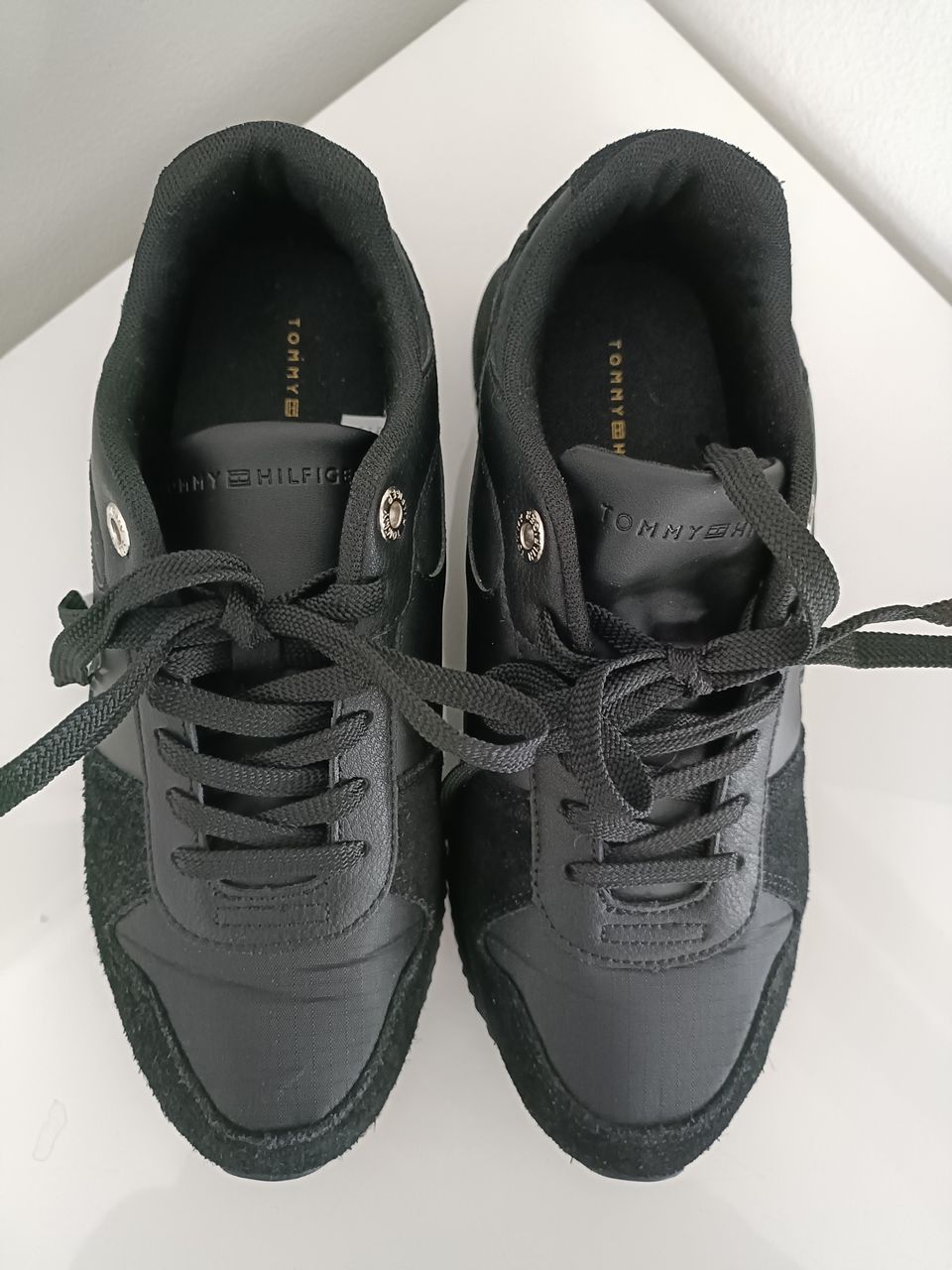 Tmmy Hilfiger sneakers  38