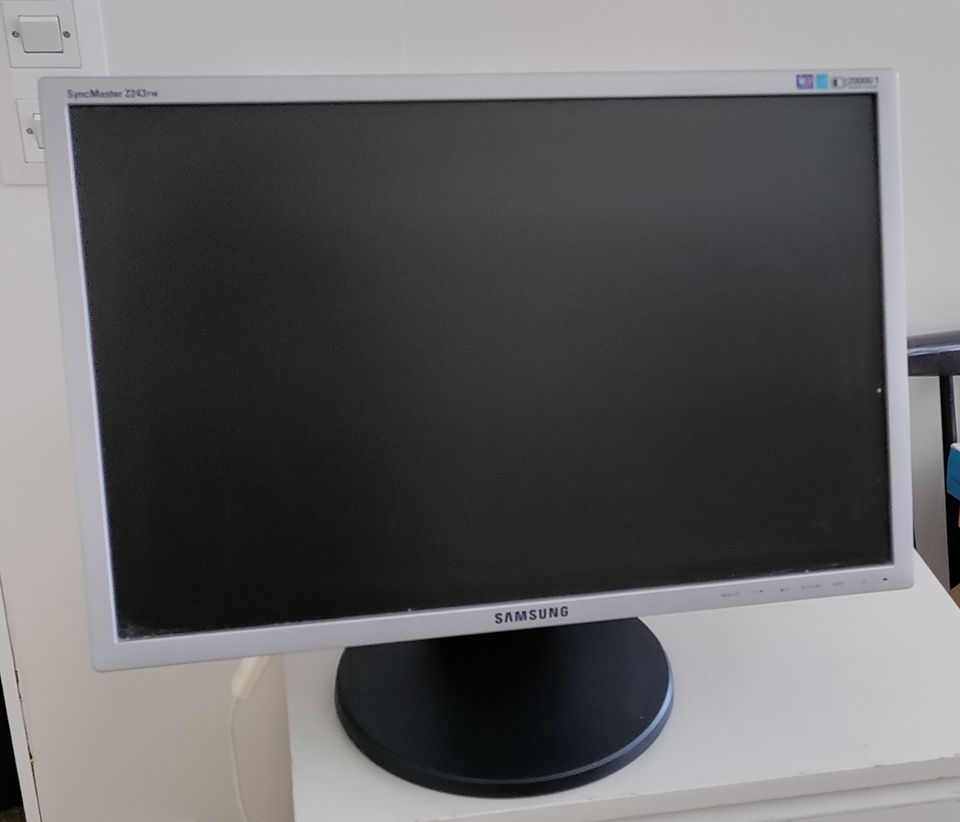 Samsung-näyttö 22"