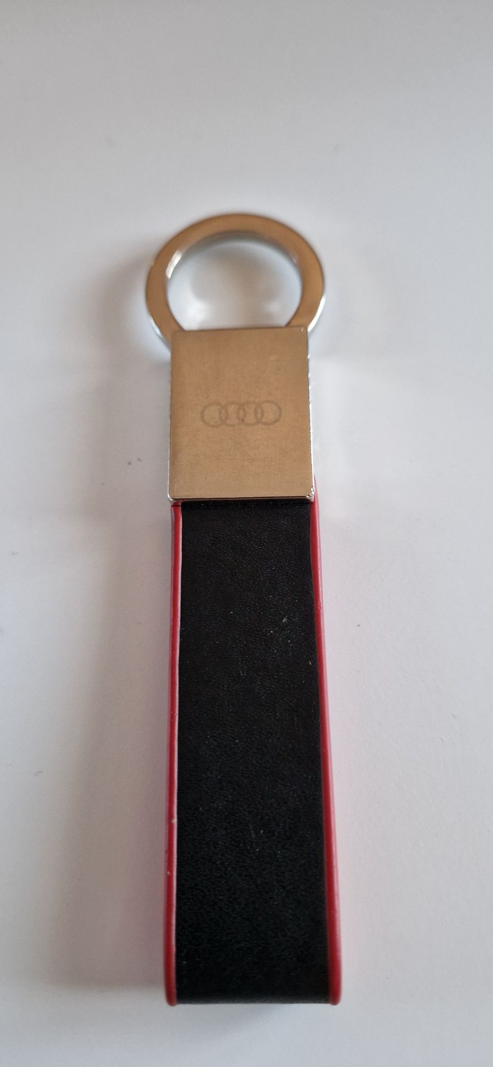 Audi avaimenperä nahkaa