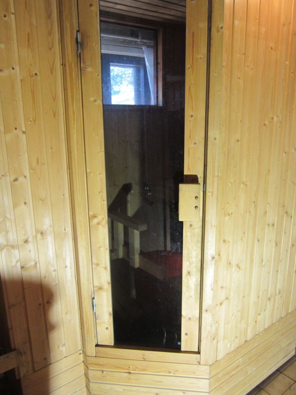 Hieno sauna sisätiloihin!