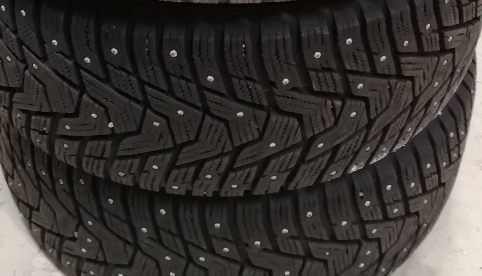 2kpl 205/55R16 Hankook nastarenkaita sis työt