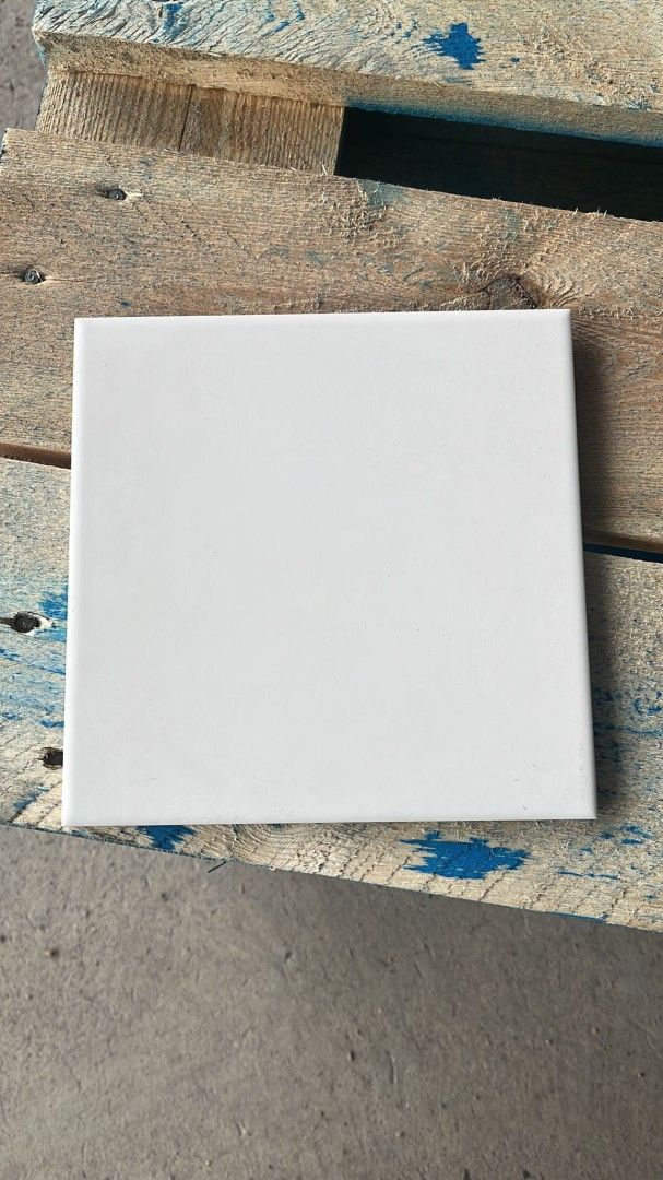 Valkoinen seinälaatta 150x150x5,5mm, erä 7,5m2