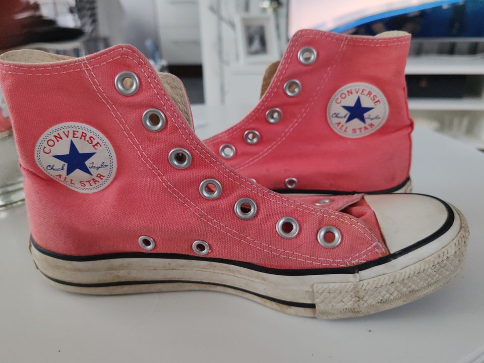 Converse 36,5