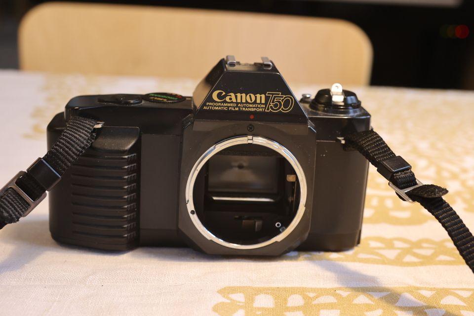 Canon T50 filmikamera