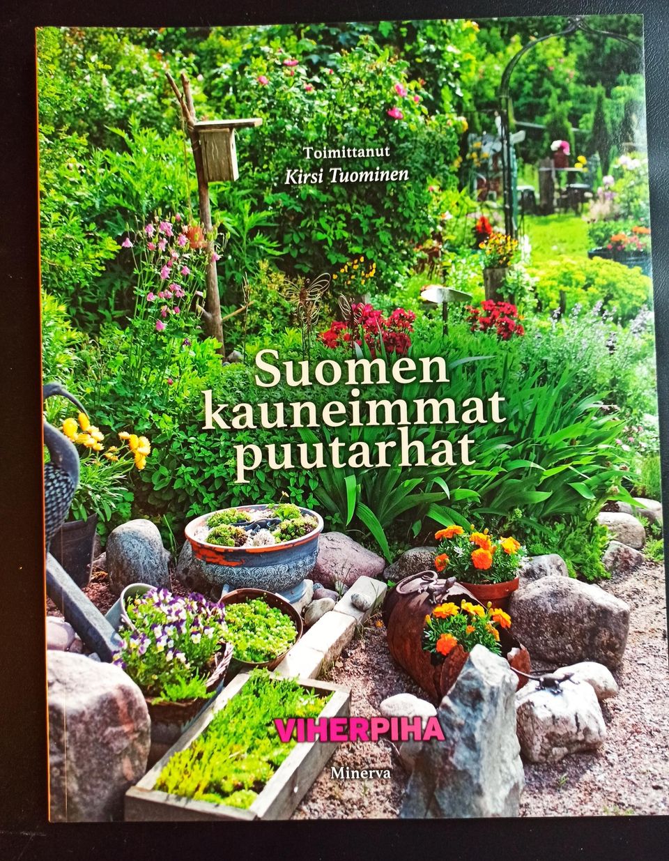 Suomen kauneimmat puutarhat kirja