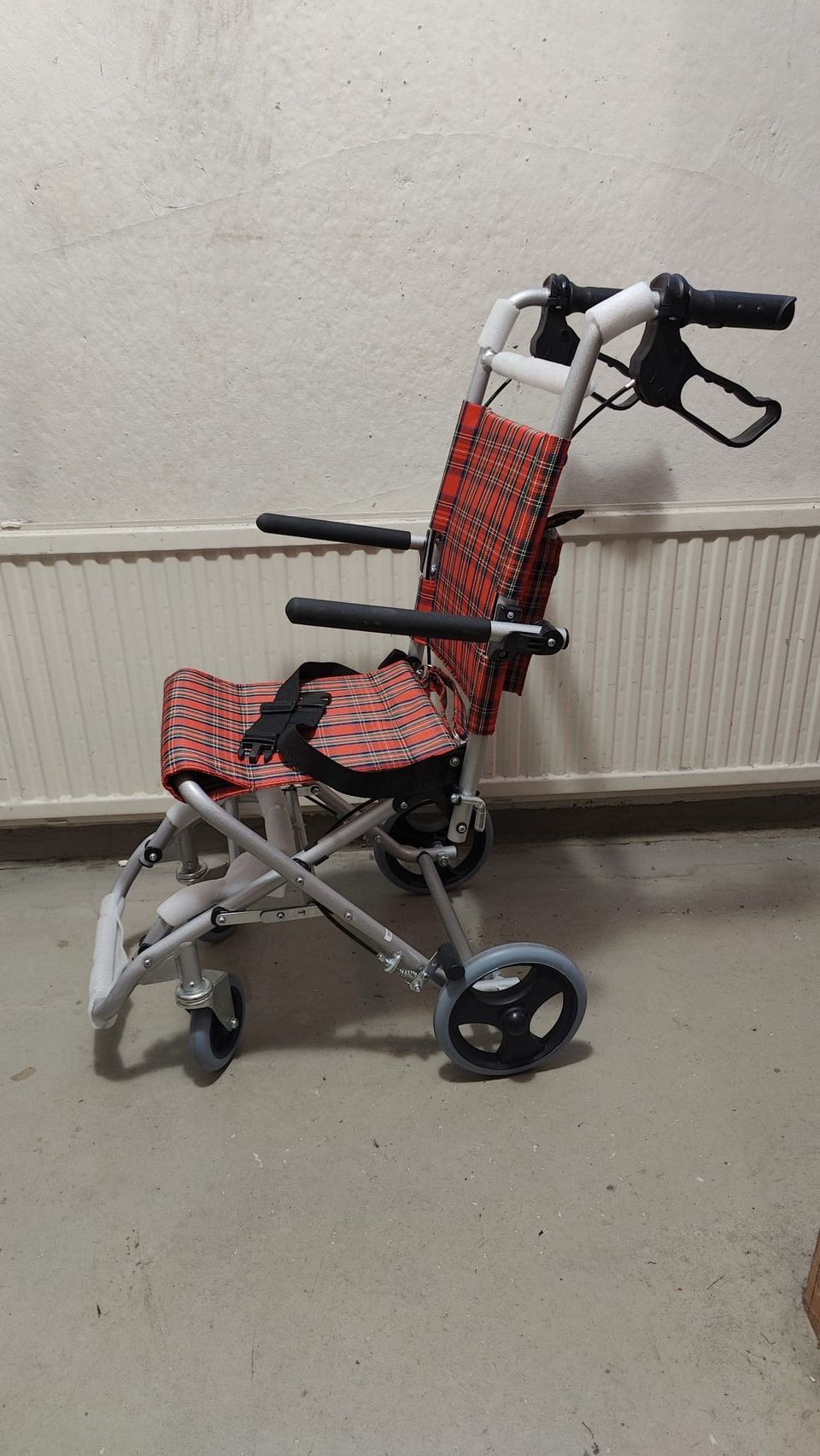 Pyörätuoli (käyttämätön)