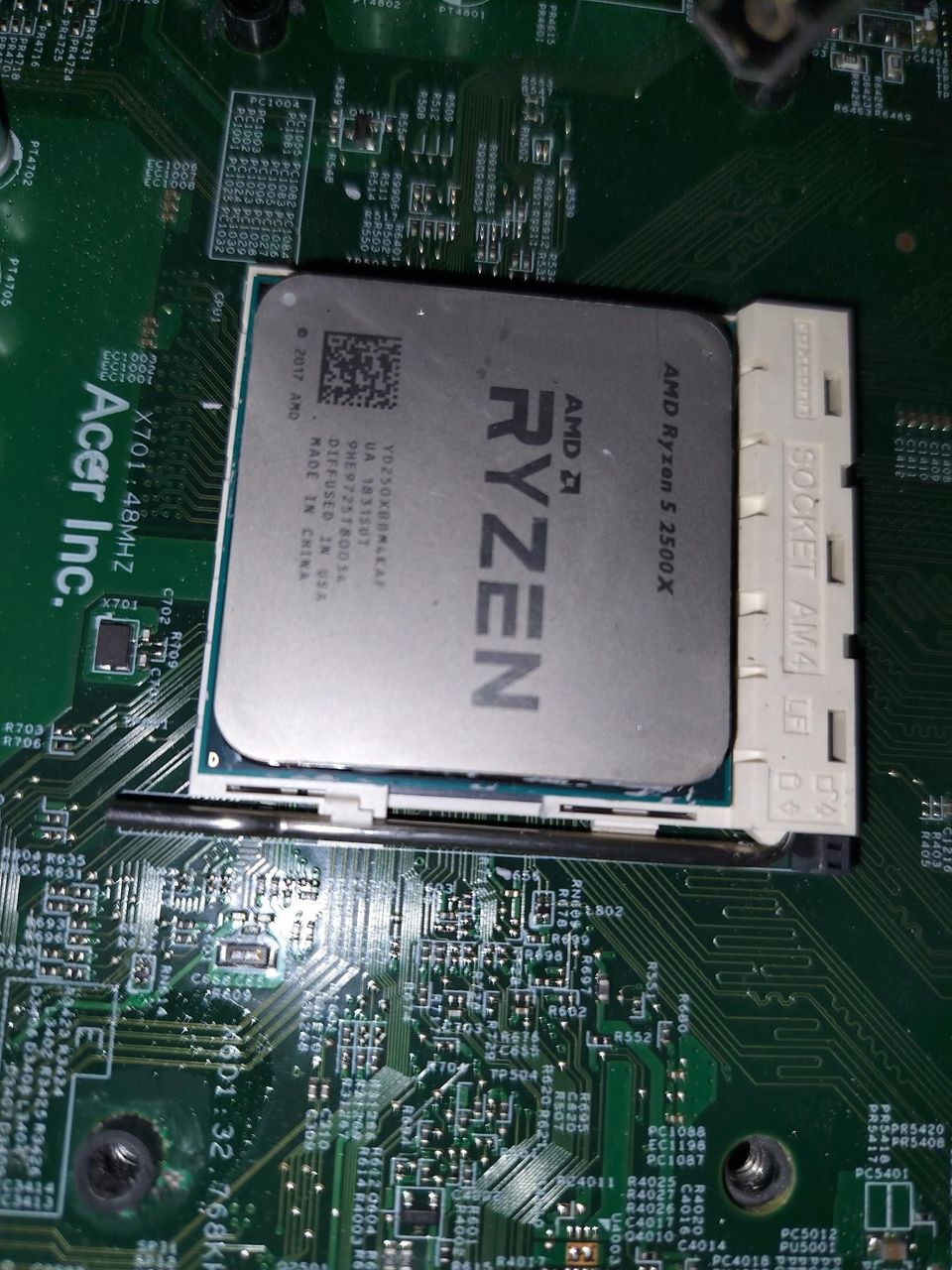 AMD ryzen 5 2500x prosessori