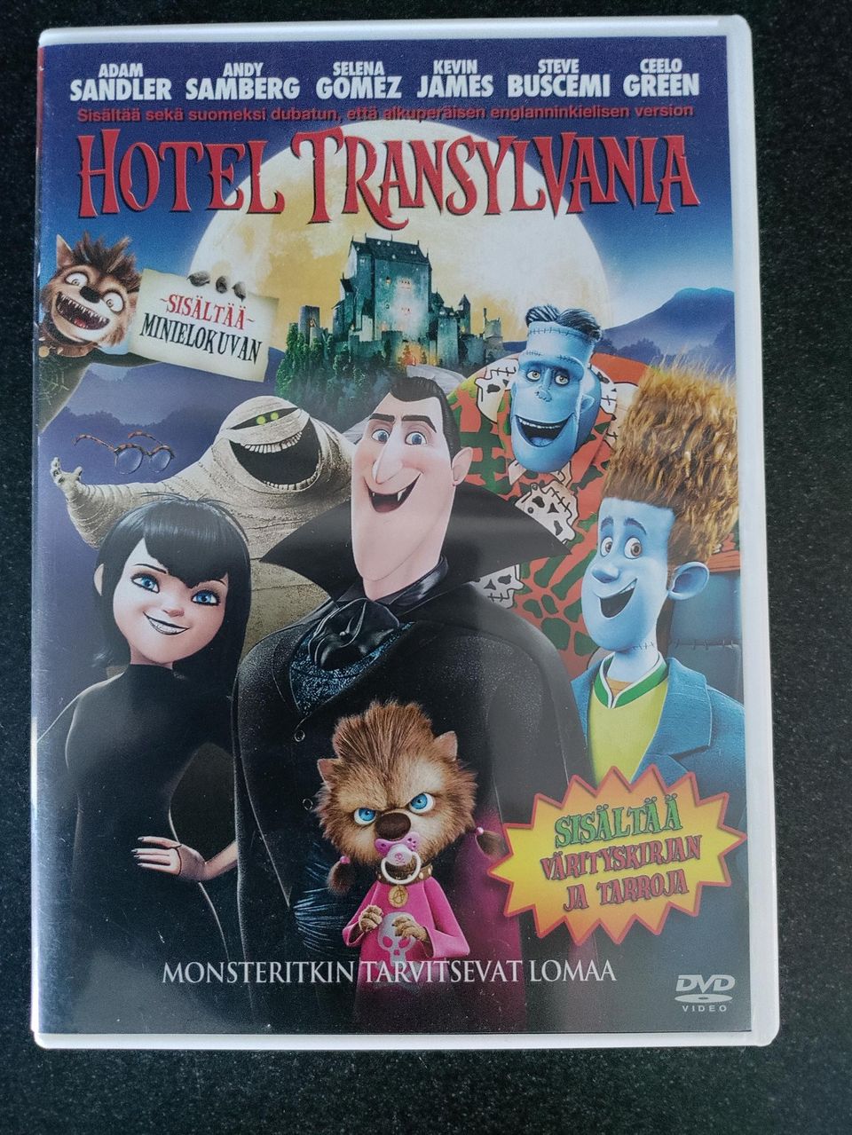 Hotel Transylvania DVD + värityskirja ja tarroja