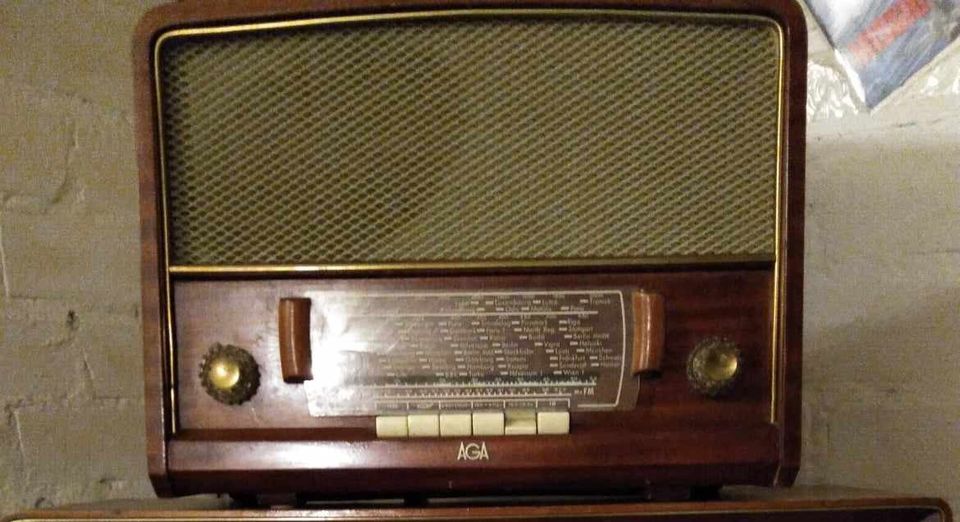 AGA-radio 1900- luv. Puoliväli