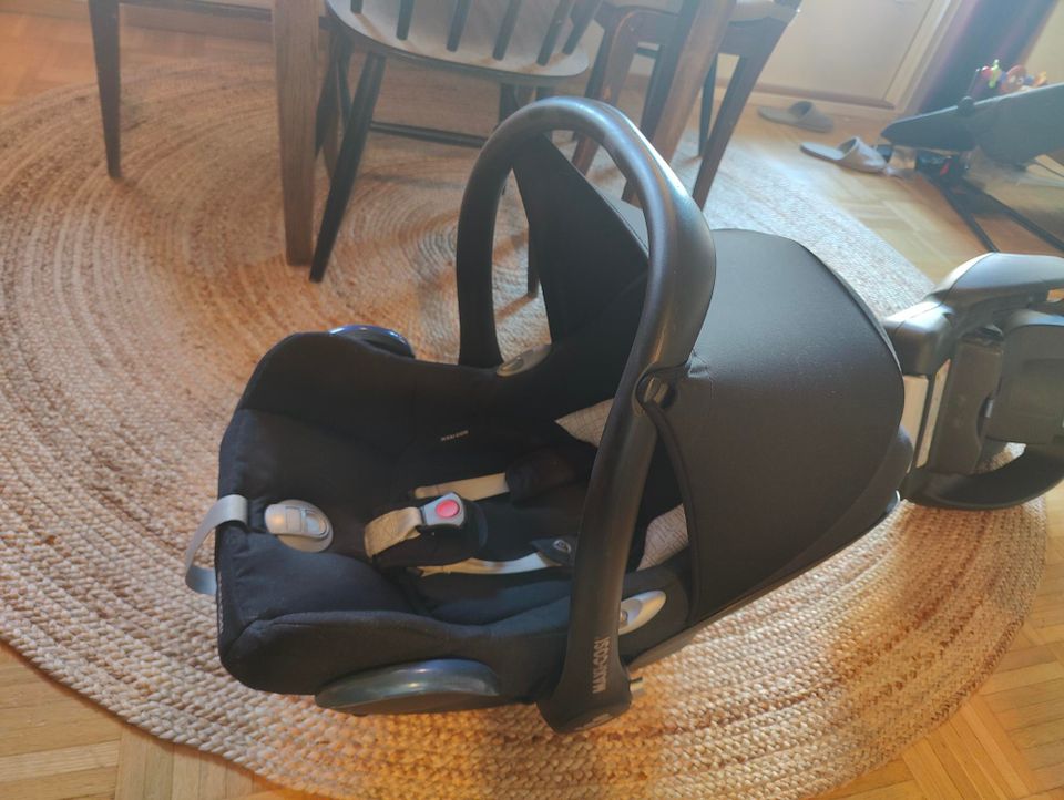 Maxi-Cosi cabriofix turvakaukalo ja ISOFIX-telakka