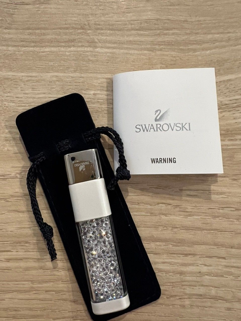 SWAROVSKI USB muistitikku 4GB