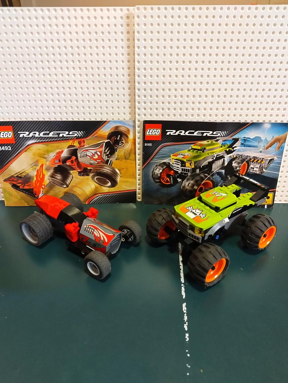 Lego 8493 ja 8165, Racers autot