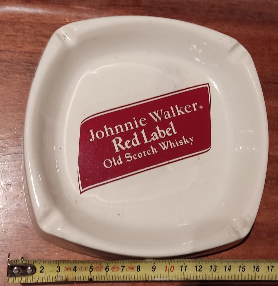Johnnie Walker, Red Label vintage tuhkakuppi.