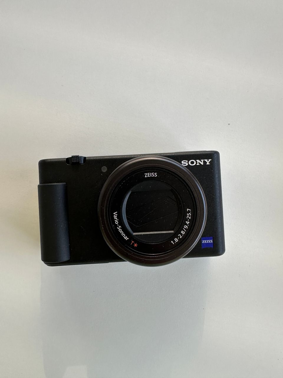 Myydän Sony Vlog Kamera ZV-1
