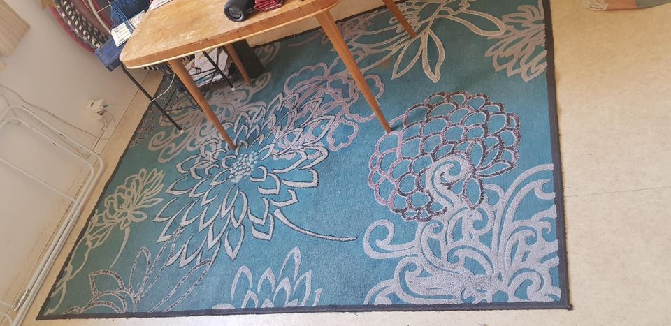 Kukkakuvioinen matto 137x194
