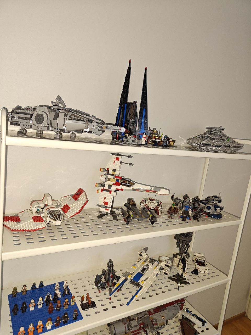 Myynnissä vanhoja Lego Star wars settejä