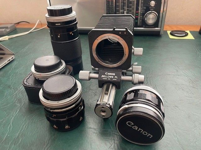 Canon FL 58/1.2, 50/3.5 Macro ym.