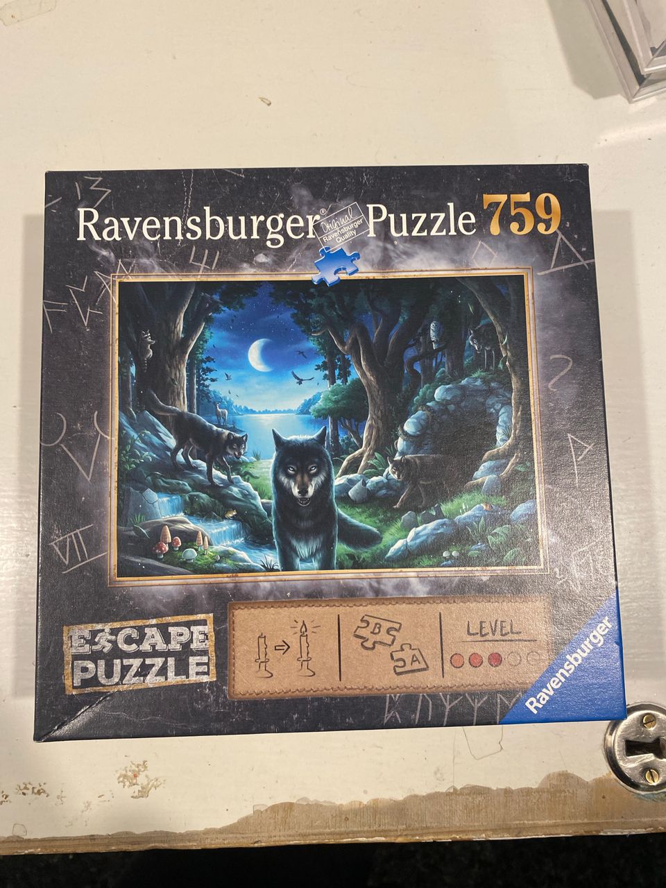 Ravensburger escape puzzle 759