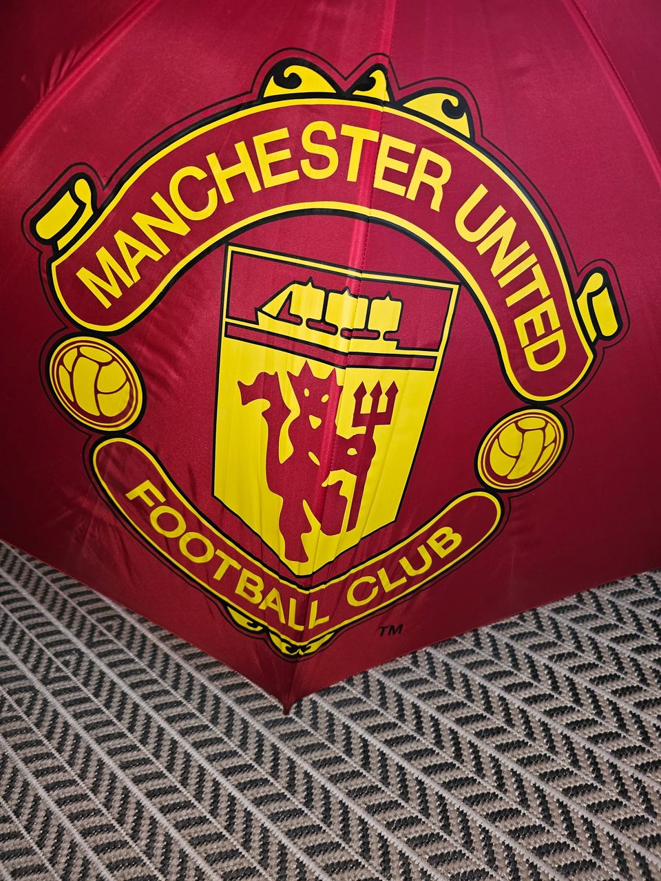 Manchester United sateenvarjo