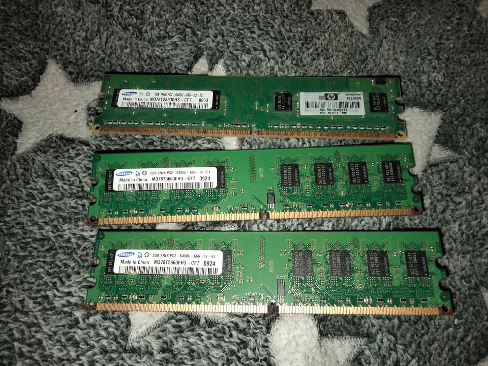 Muisti - DDR2 - 5 Gigaa. (3:ssa Kammassa.)
