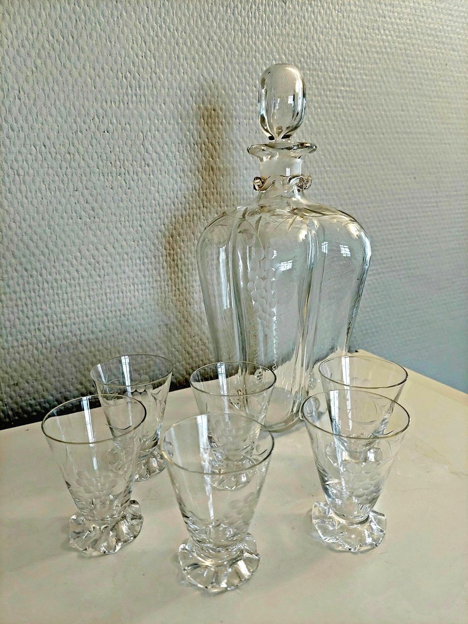 Karahvi ja 6 lasia 1940-luvulta
