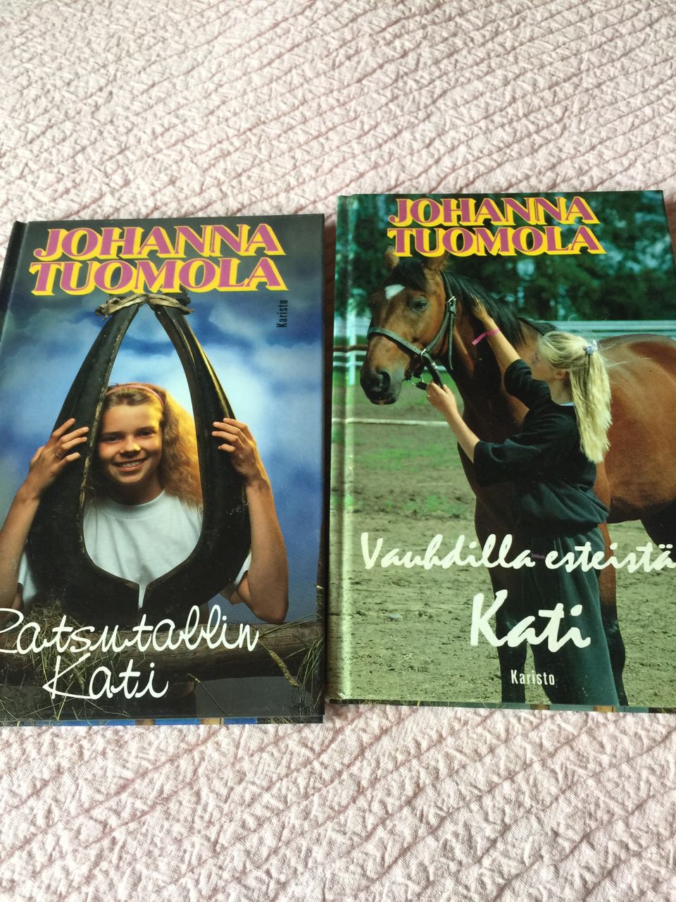 Johanna Tuomola kirjat 2kpl