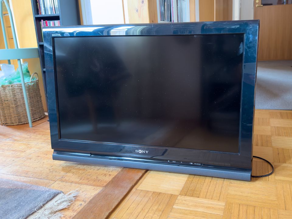 Sony 32” KDL-32V4000 TV