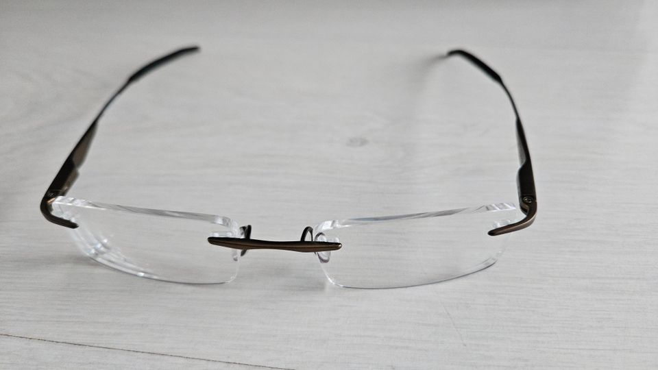 Oakley Wingfold EVR - uudet hengettömät silmälasit