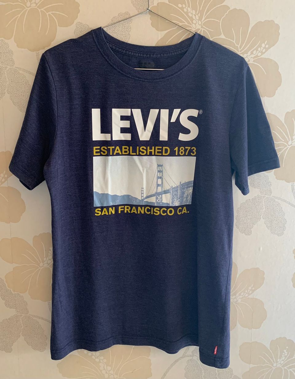 Levis t-paita 176 cm